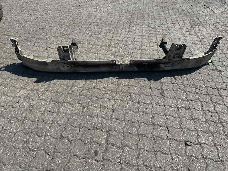 VOLVO BUMPER 84210166 - גוף וחלק חיצוני עבור משאית: תמונה 4 VOLVO BUMPER 84210166 - גוף וחלק חיצוני עבור משאית: תמונה 4