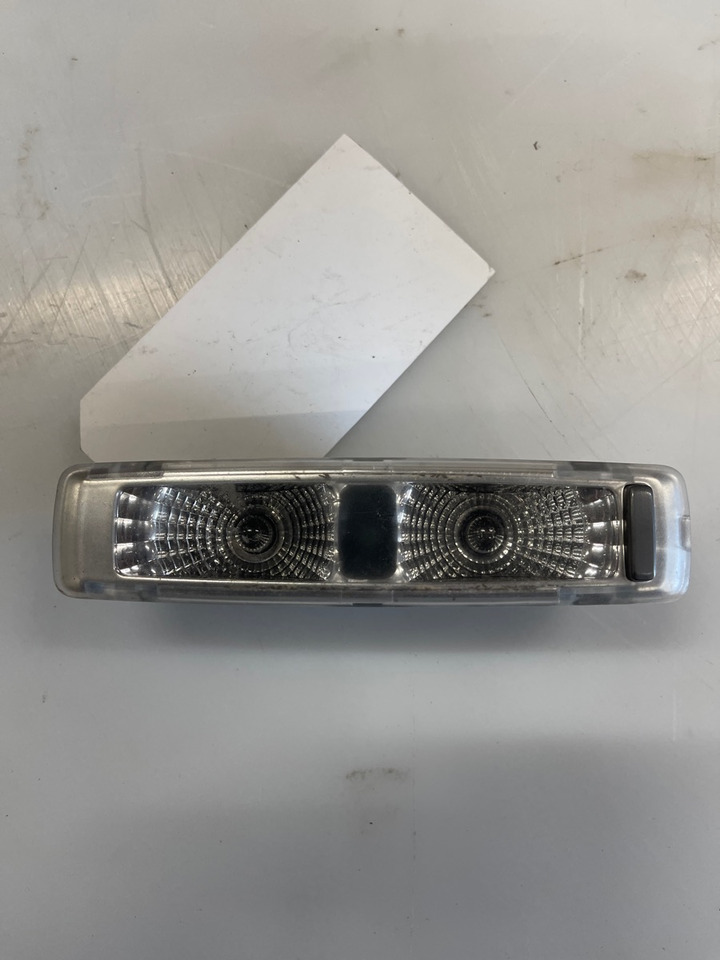 VOLVO LIGHT 82055235 - אורות/ תאורה עבור משאית: תמונה 2 VOLVO LIGHT 82055235 - אורות/ תאורה עבור משאית: תמונה 2