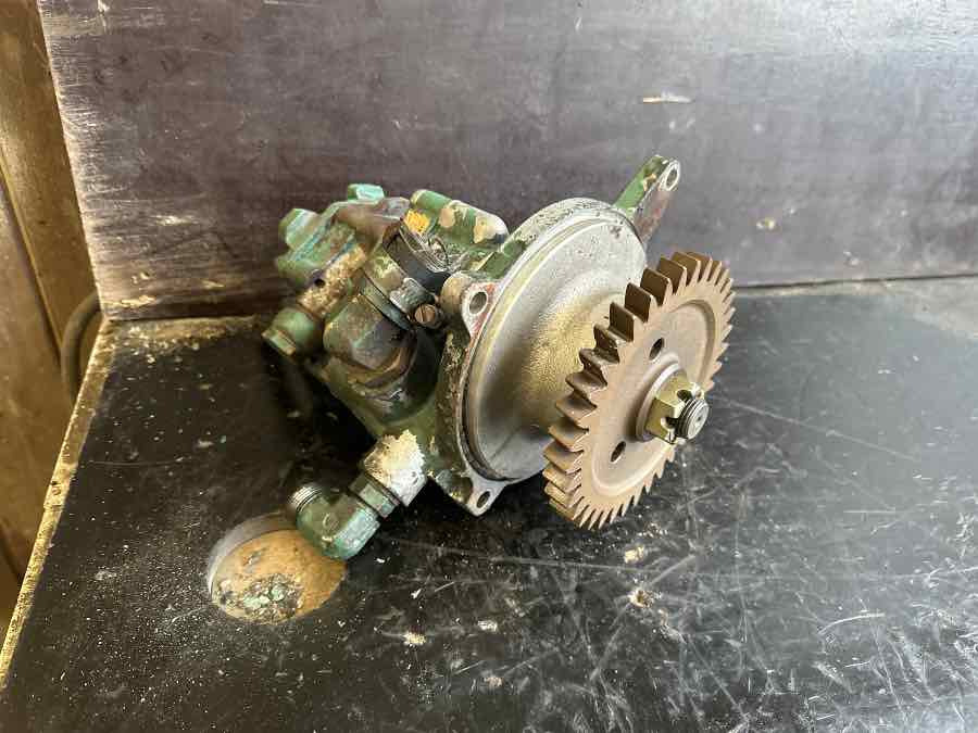 VOLVO STEERING PUMP 21110367 - היגוי עבור משאית: תמונה 1 VOLVO STEERING PUMP 21110367 - היגוי עבור משאית: תמונה 1