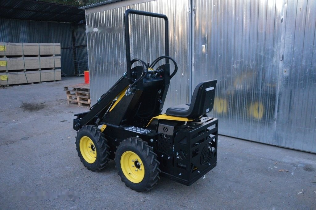 Tur Poland Miniradlader Miniloader Mini hoflader TUR N 520 Briggs&Stratton - מעמיס היגוי החלקה: תמונה 4 Tur Poland Miniradlader Miniloader Mini hoflader TUR N 520 Briggs&Stratton - מעמיס היגוי החלקה: תמונה 4