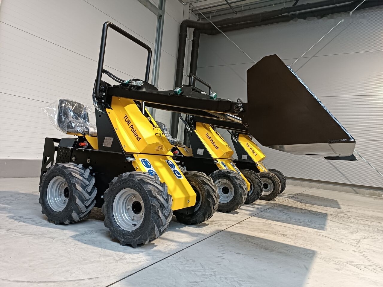 Tur Poland N520 Miniradlader Mini Hoflader Mini Lader - מעמיס היגוי החלקה: תמונה 3 Tur Poland N520 Miniradlader Mini Hoflader Mini Lader - מעמיס היגוי החלקה: תמונה 3