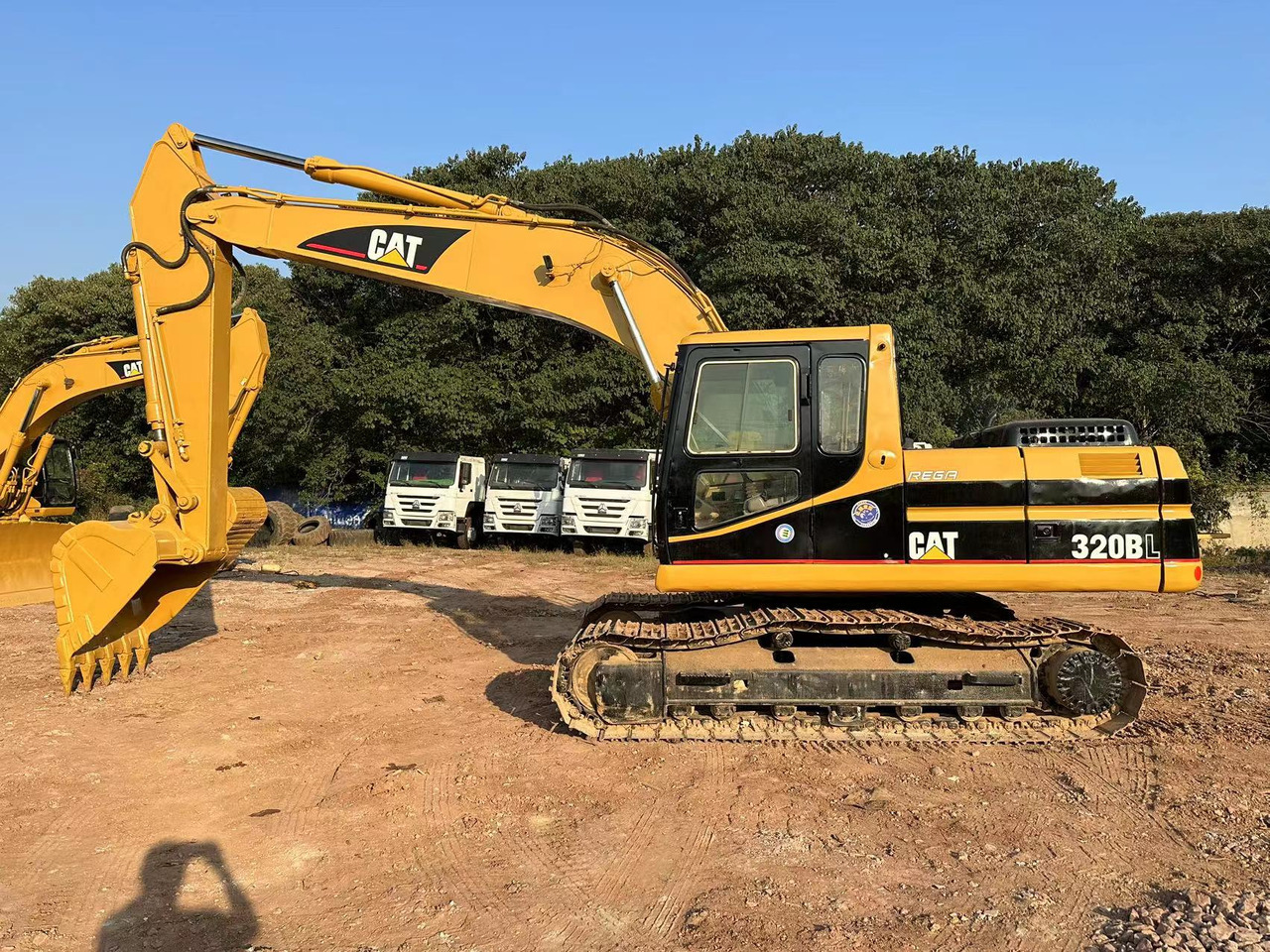CAT 320B excavator - מחפר סורק: תמונה 1 CAT 320B excavator - מחפר סורק: תמונה 1