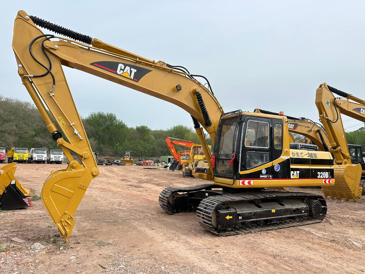 CAT 320BL crawler excavator - מחפר סורק: תמונה 2 CAT 320BL crawler excavator - מחפר סורק: תמונה 2