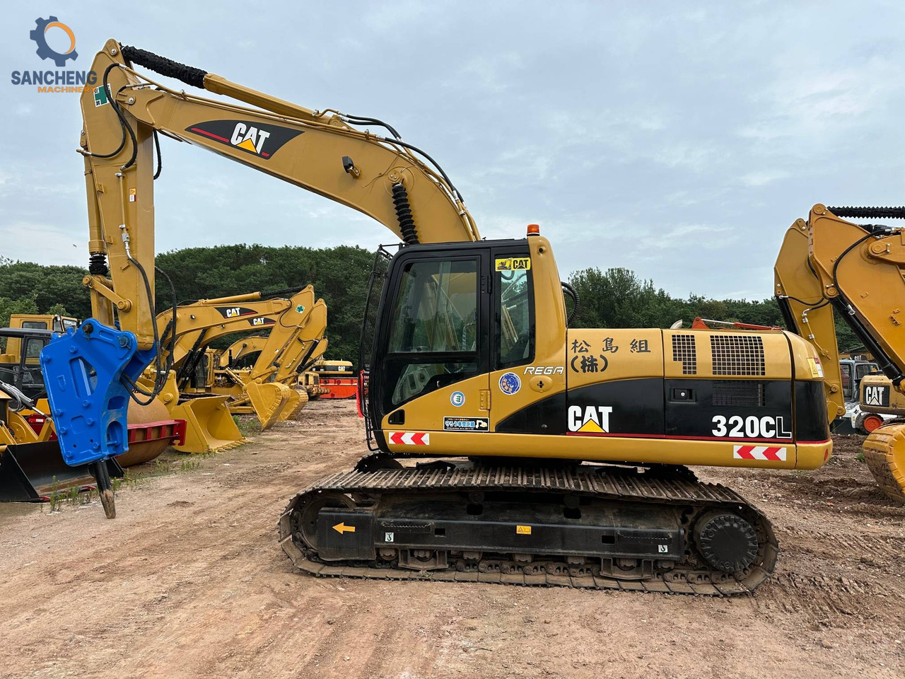 CAT 320CL crawler excavator with hammer - מחפר סורק: תמונה 2 CAT 320CL crawler excavator with hammer - מחפר סורק: תמונה 2