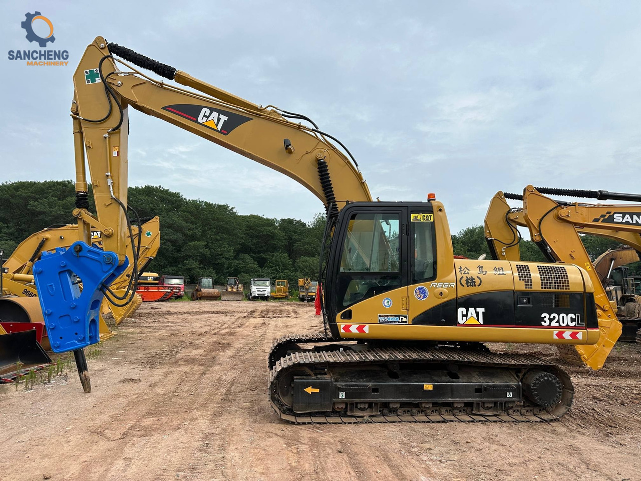 CAT 320CL with hammer crawler excavator - מחפר סורק: תמונה 4 CAT 320CL with hammer crawler excavator - מחפר סורק: תמונה 4