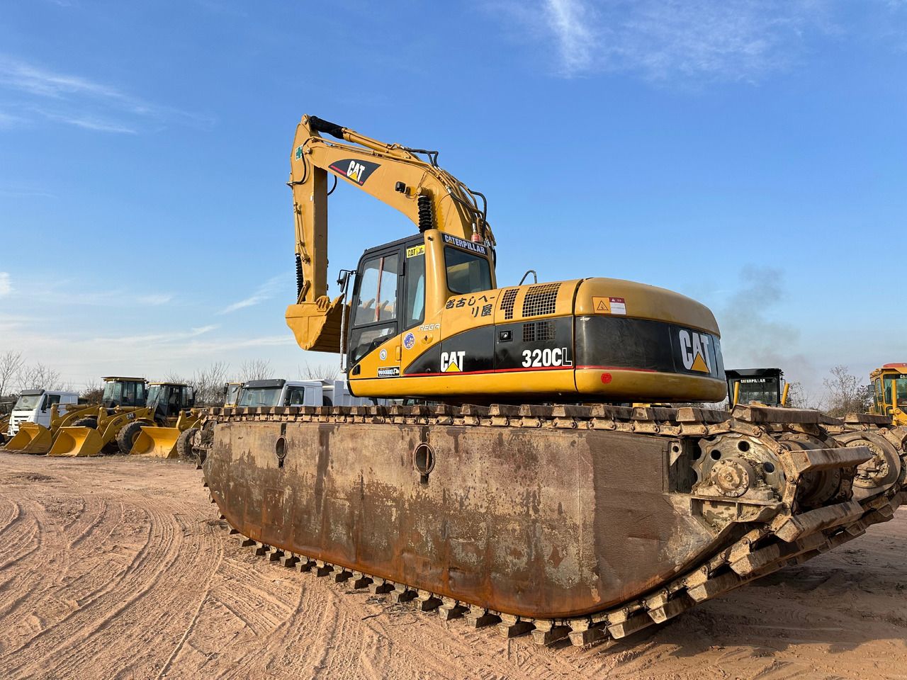 CAT 320CL - מחפר אמפיבי: תמונה 1 CAT 320CL - מחפר אמפיבי: תמונה 1