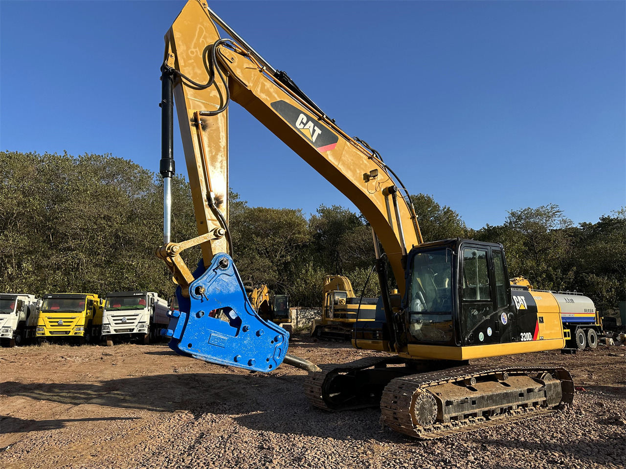 מחפר סורק CAT 320DL: תמונה 11
