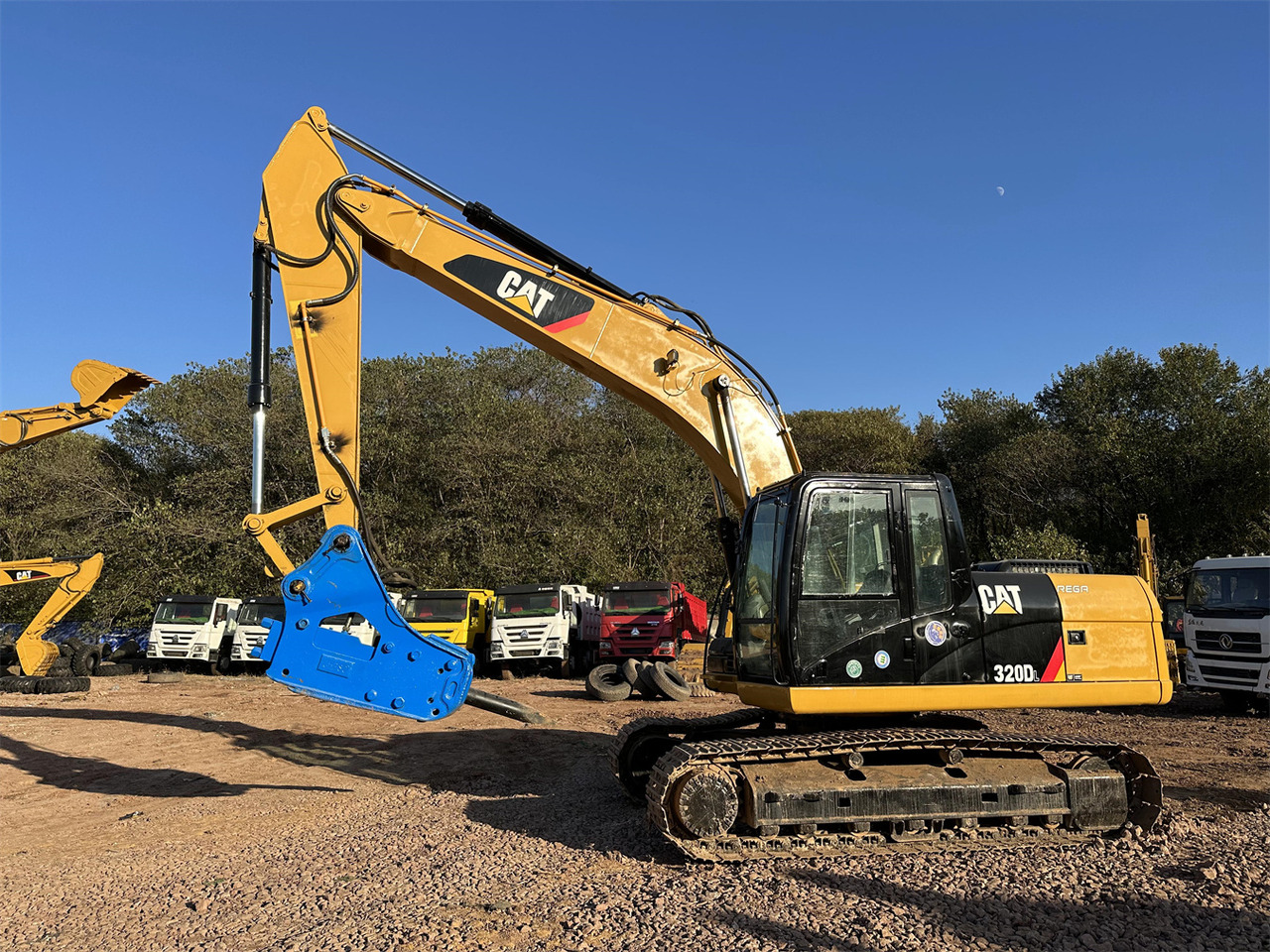מחפר סורק CAT 320DL: תמונה 12