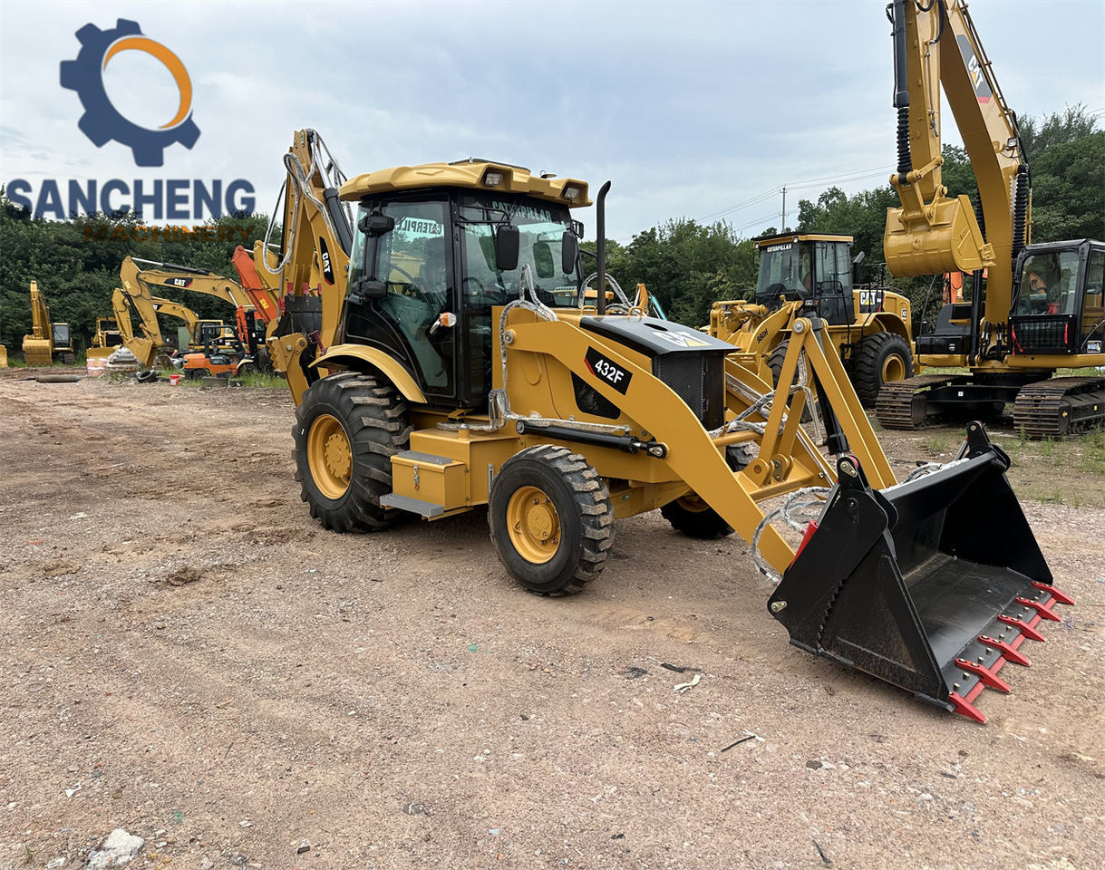 CAT 432F - מחפרון: תמונה 1 CAT 432F - מחפרון: תמונה 1