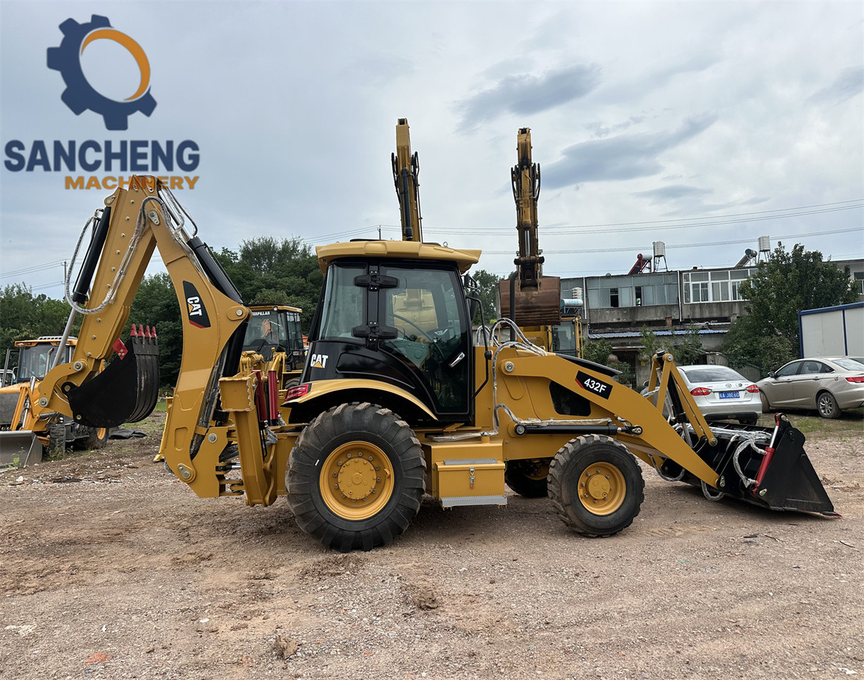 CAT 432F - מחפרון: תמונה 1 CAT 432F - מחפרון: תמונה 1