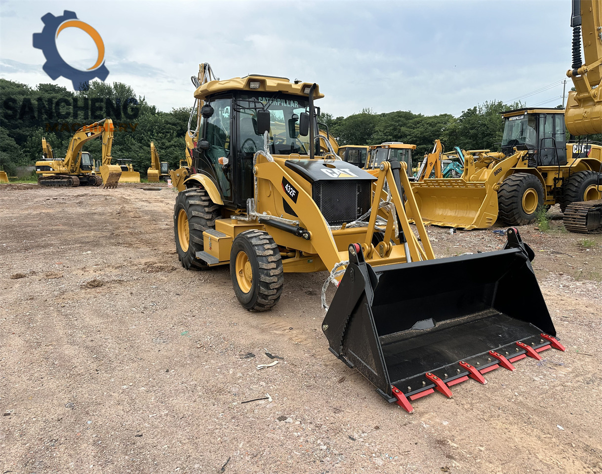 CAT 432F - מחפרון: תמונה 3 CAT 432F - מחפרון: תמונה 3