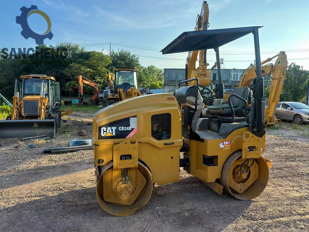 CAT CB24B - רולר: תמונה 2 CAT CB24B - רולר: תמונה 2