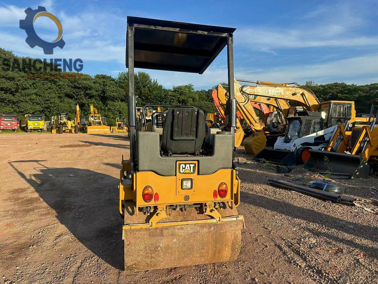 רולר CAT CB24B: תמונה 7