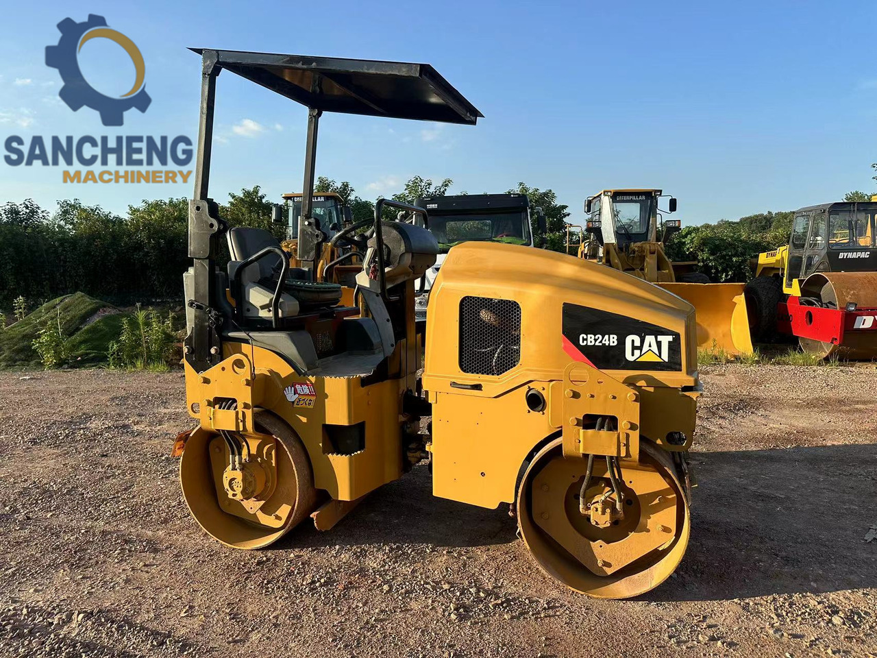 CAT CB24B - רולר: תמונה 1 CAT CB24B - רולר: תמונה 1