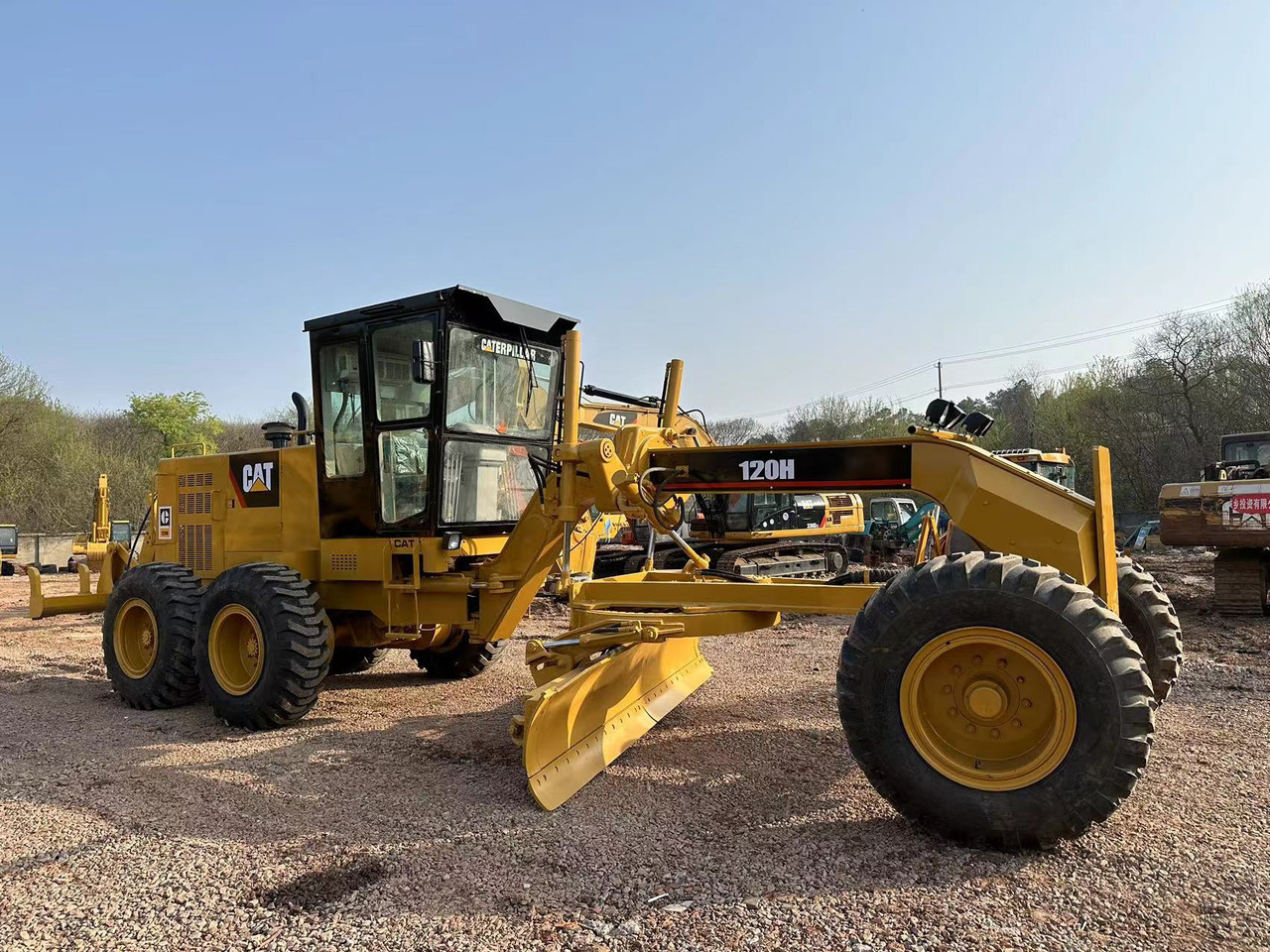 CATERPILLAR 120H - מפלסת: תמונה 1 CATERPILLAR 120H - מפלסת: תמונה 1