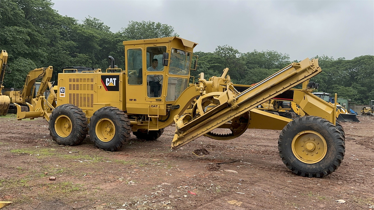 CATERPILLAR 140K - מפלסת: תמונה 1 CATERPILLAR 140K - מפלסת: תמונה 1