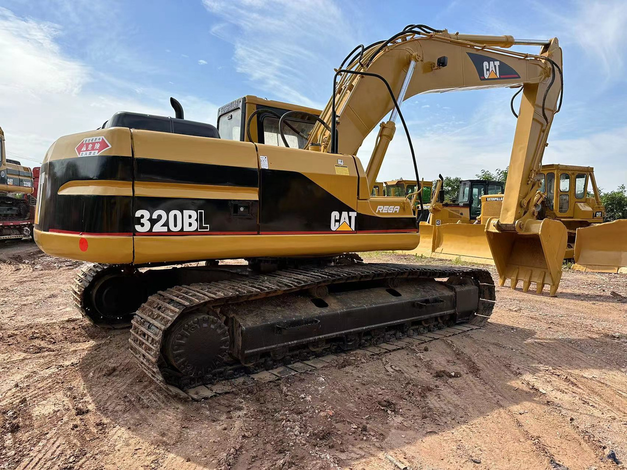 CATERPILLAR 320BL excavator - מחפר: תמונה 2 CATERPILLAR 320BL excavator - מחפר: תמונה 2