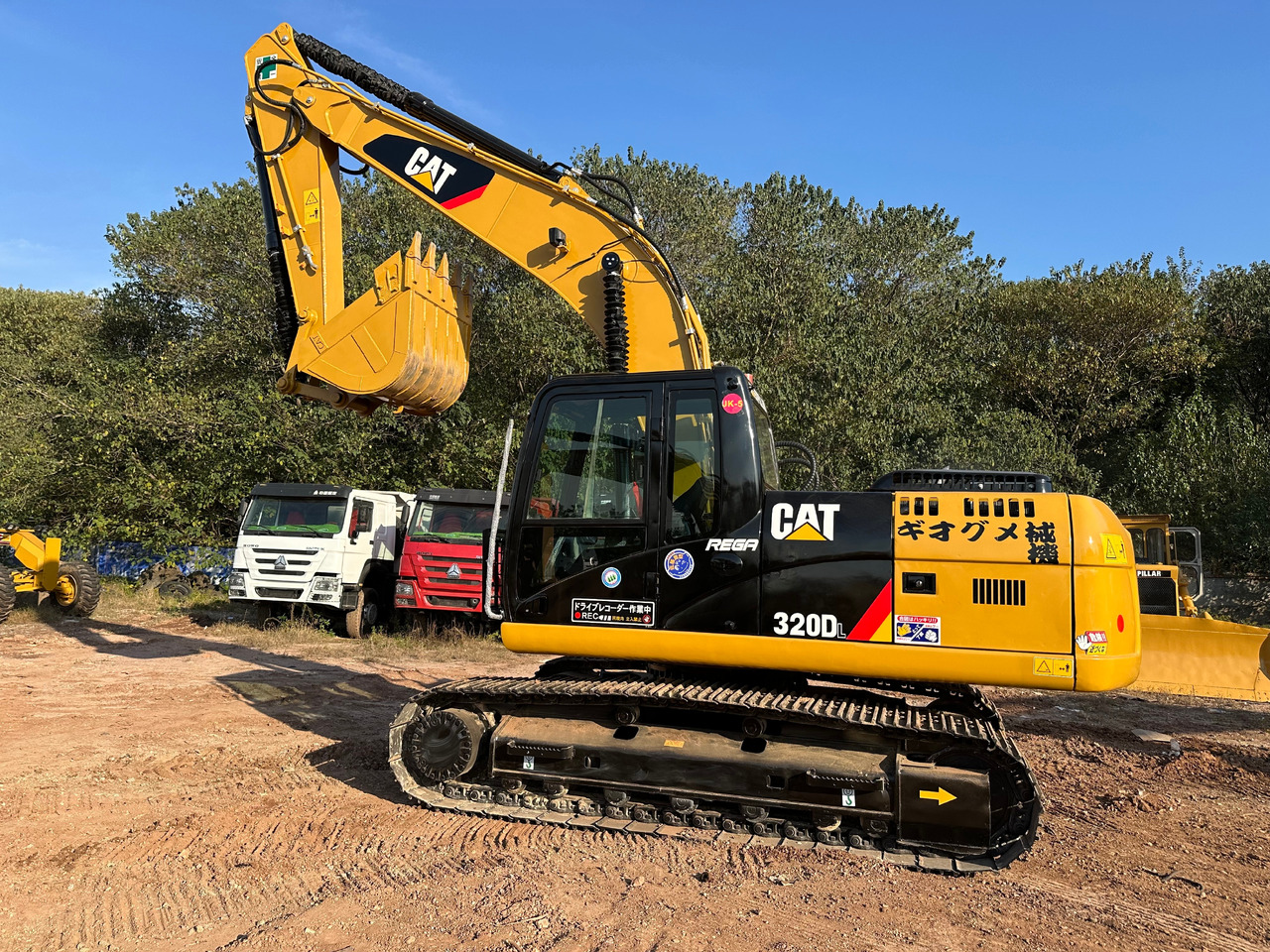CATERPILLAR 320D2L excavator - מחפר סורק: תמונה 1 CATERPILLAR 320D2L excavator - מחפר סורק: תמונה 1