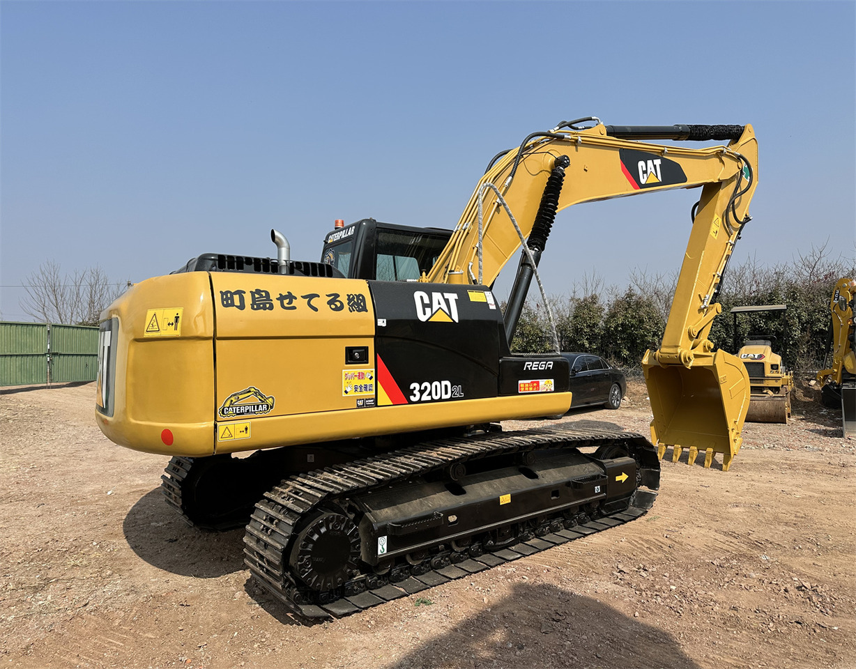 CATERPILLAR 320D2L - מחפר סורק: תמונה 1 CATERPILLAR 320D2L - מחפר סורק: תמונה 1