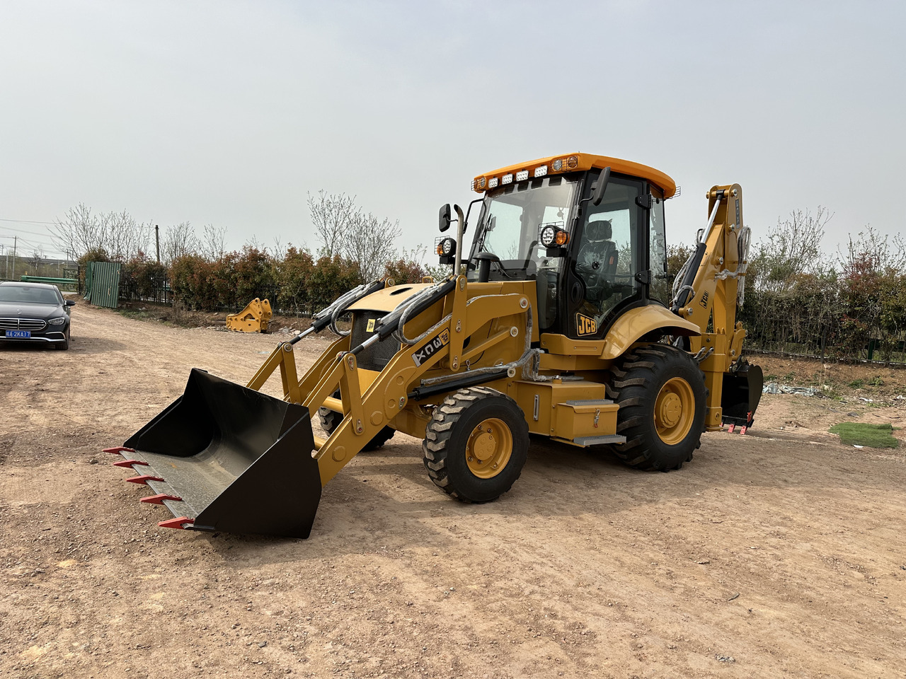 CATERPILLAR 420F2 - מחפרון: תמונה 3 CATERPILLAR 420F2 - מחפרון: תמונה 3