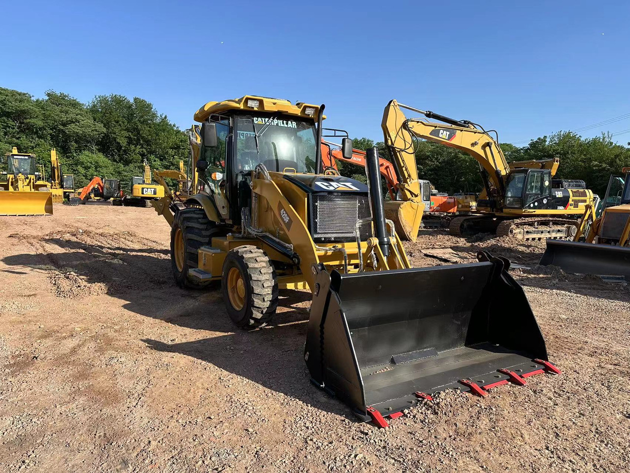 CATERPILLAR 420F2 - מחפרון: תמונה 3 CATERPILLAR 420F2 - מחפרון: תמונה 3