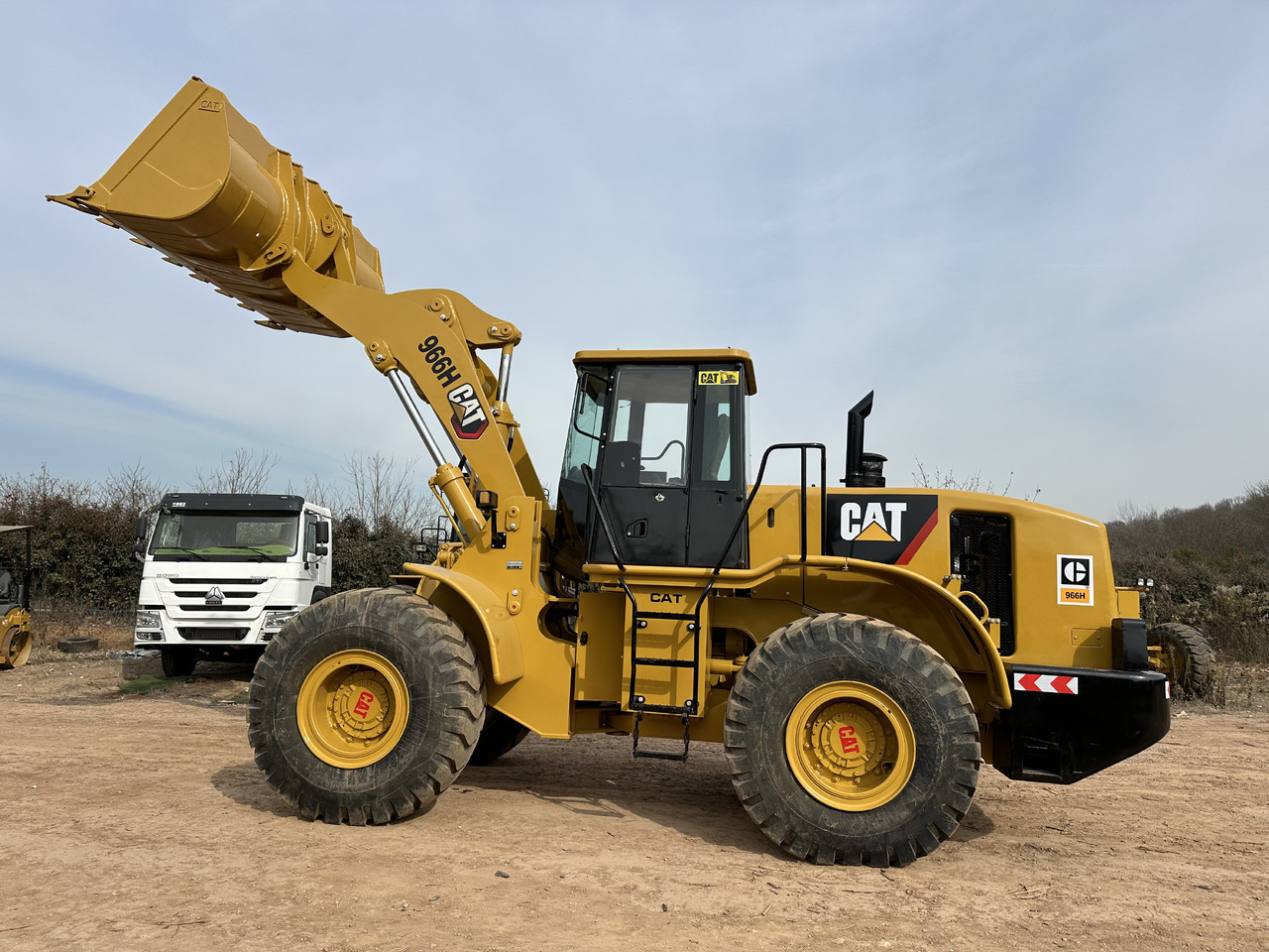 CATERPILLAR 966H - מעמיס גלגלים: תמונה 1 CATERPILLAR 966H - מעמיס גלגלים: תמונה 1