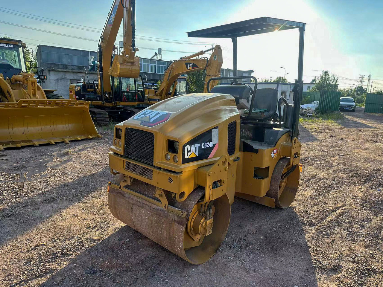 CATERPILLAR CB24B - רולר: תמונה 2 CATERPILLAR CB24B - רולר: תמונה 2