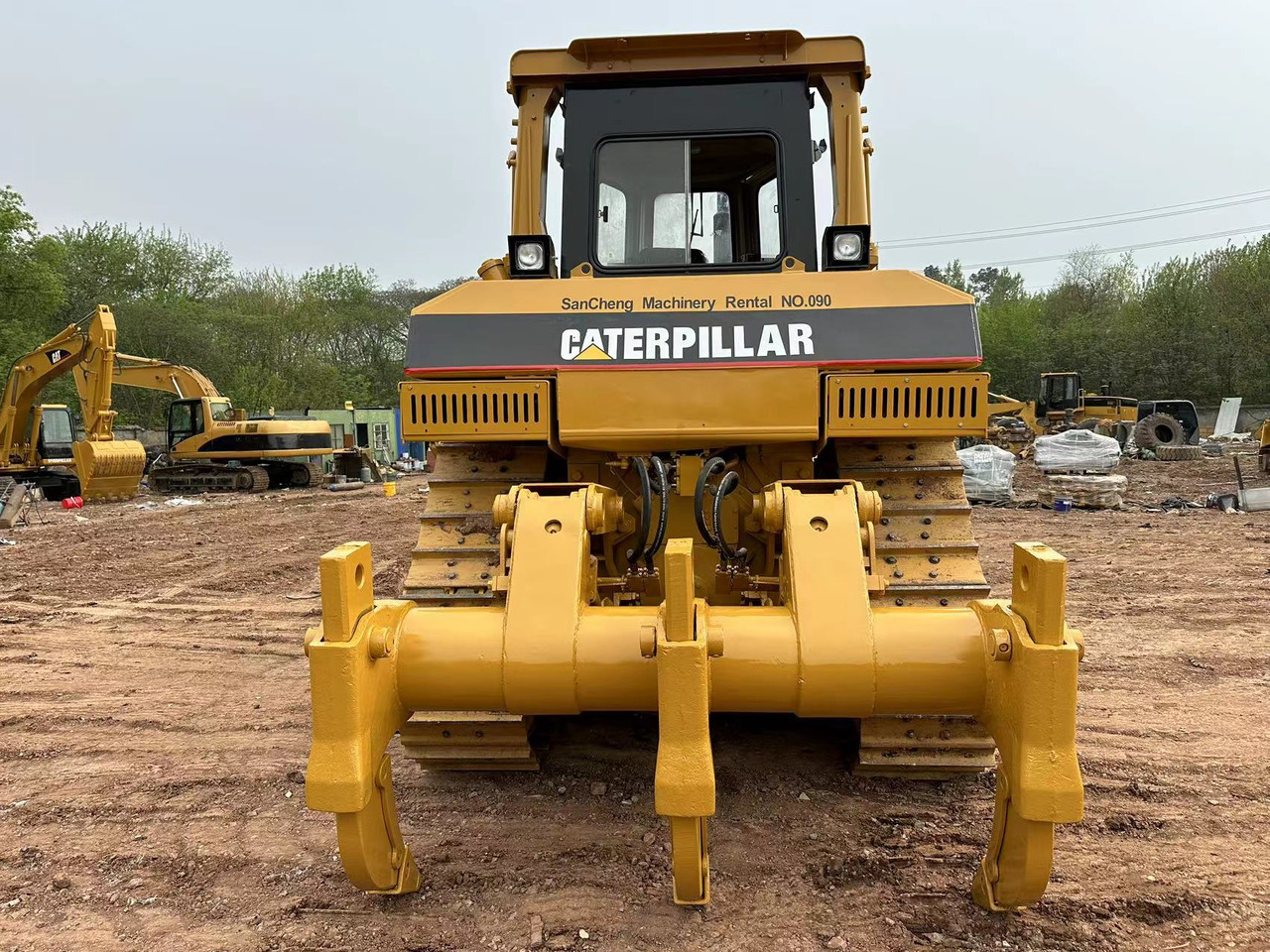 CATERPILLAR D8R - דחפור: תמונה 4 CATERPILLAR D8R - דחפור: תמונה 4