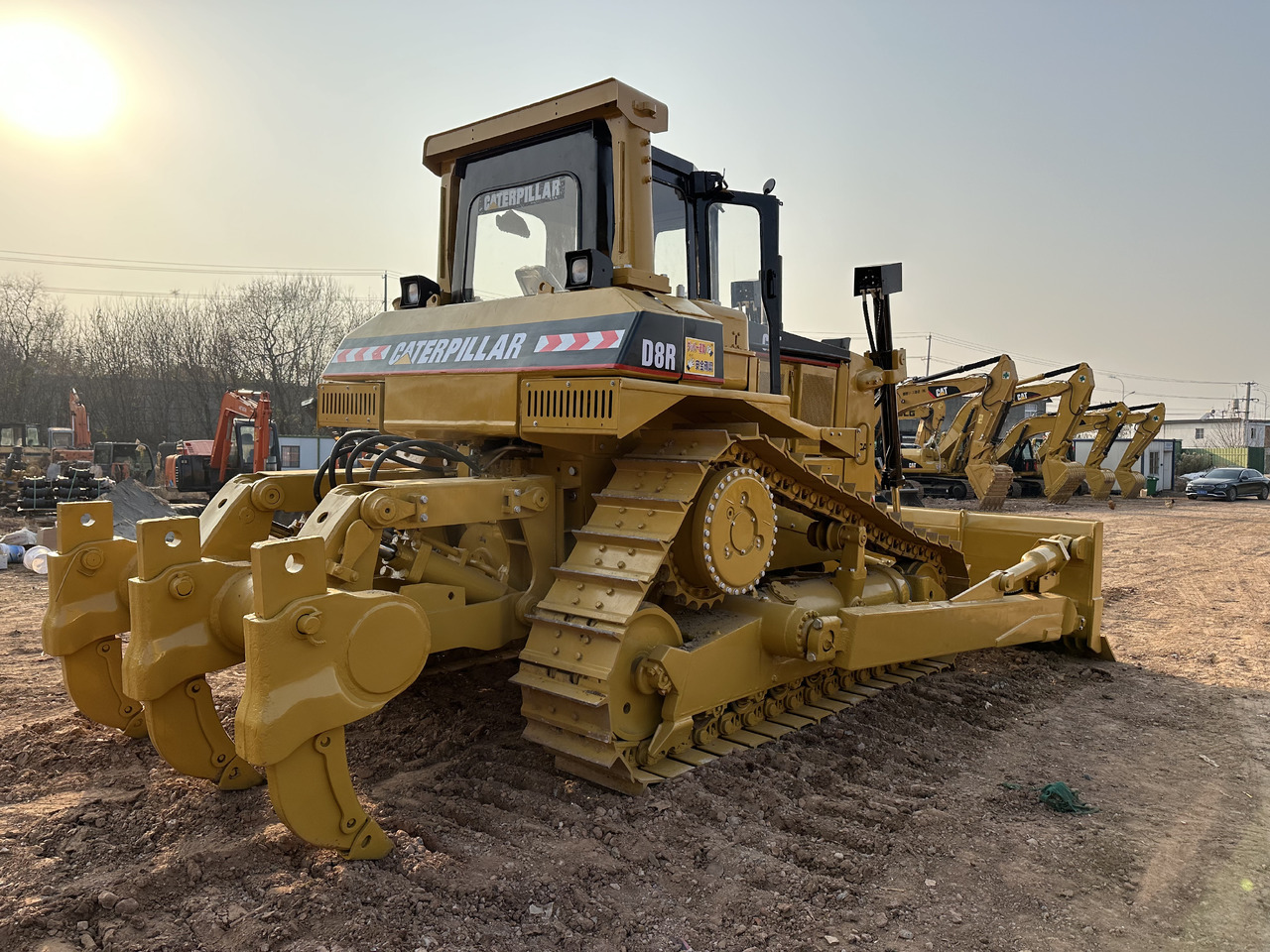 CATERPILLAR D8R - דחפור: תמונה 1 CATERPILLAR D8R - דחפור: תמונה 1