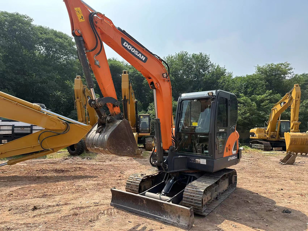 DOOSAN DX60 - מיני מחפר: תמונה 3 DOOSAN DX60 - מיני מחפר: תמונה 3