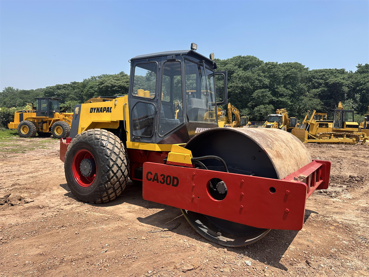 DYNAPAC CA30D - רולר: תמונה 2 DYNAPAC CA30D - רולר: תמונה 2