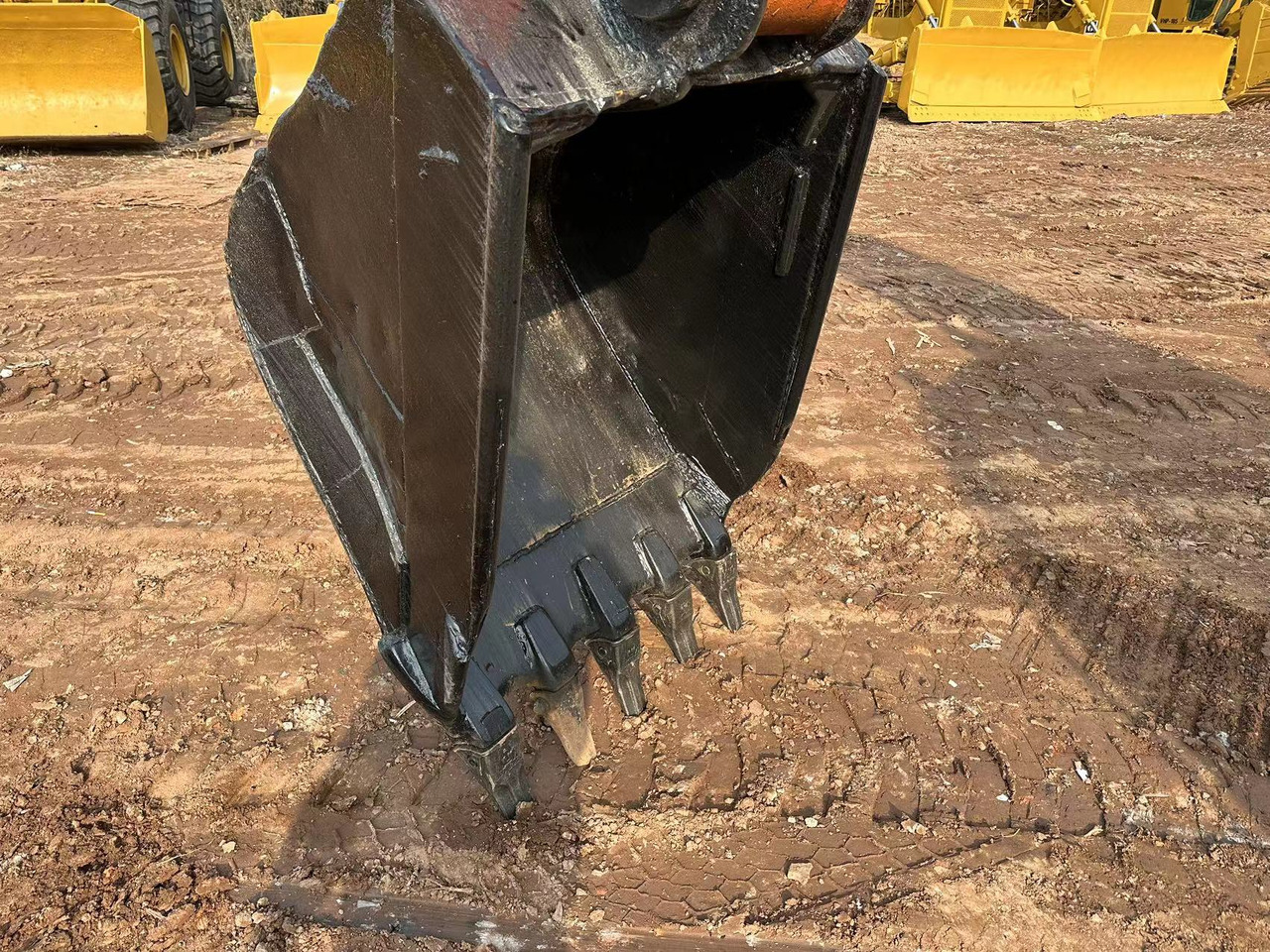 HITACHI EX200 - מחפר סורק: תמונה 2 HITACHI EX200 - מחפר סורק: תמונה 2