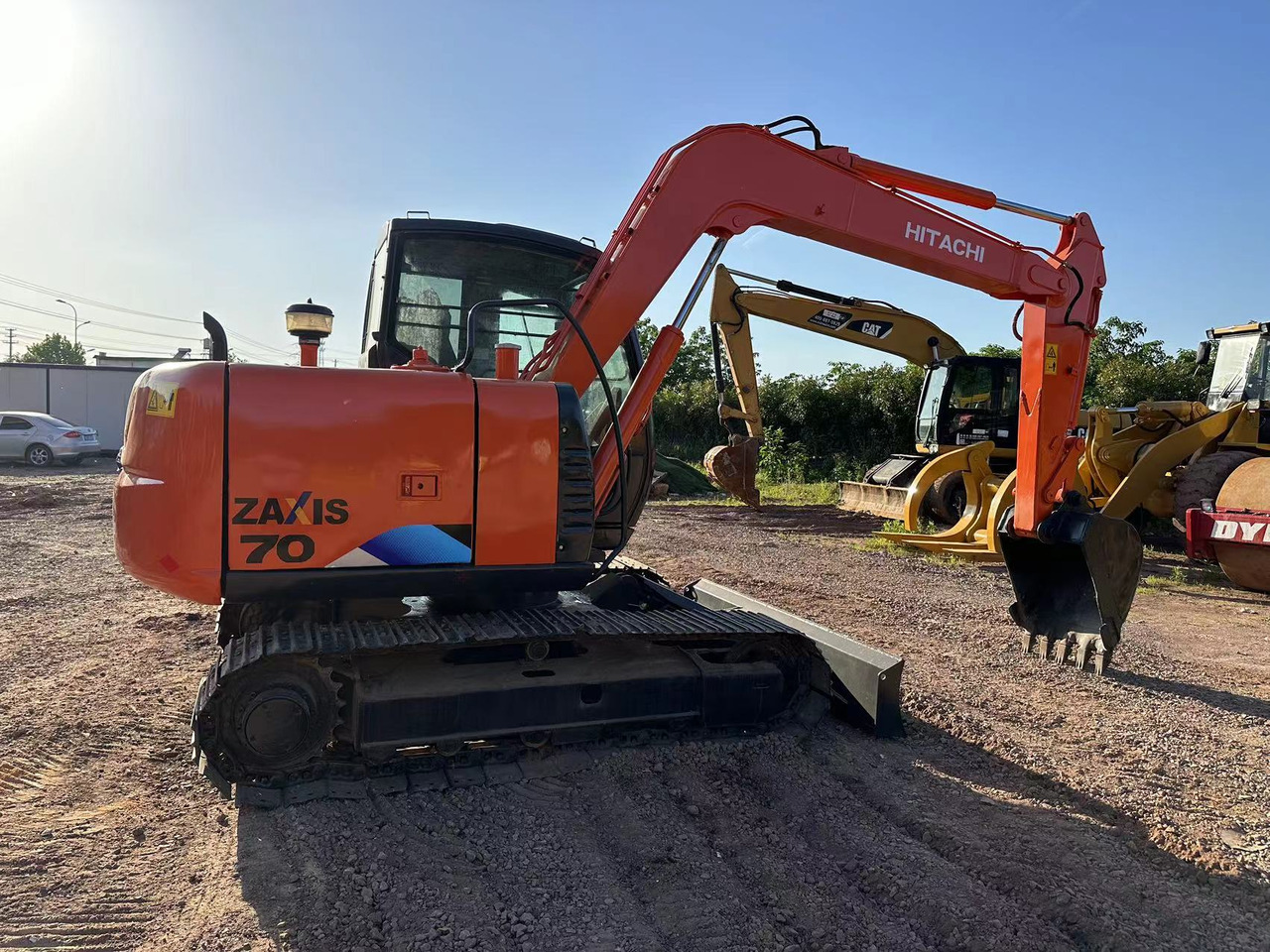 HITACHI ZAXIS ZX70 - מיני מחפר: תמונה 5 HITACHI ZAXIS ZX70 - מיני מחפר: תמונה 5