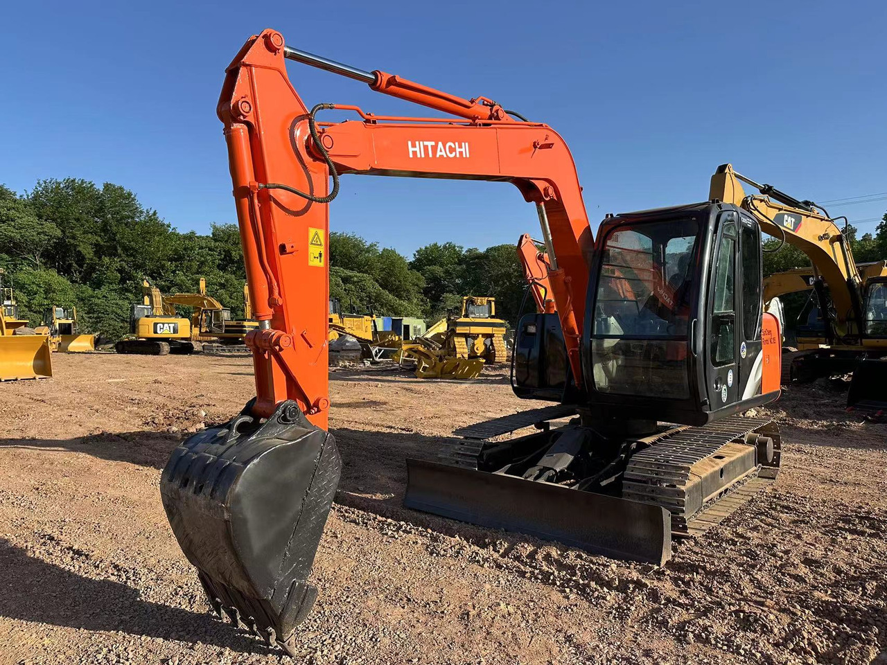 HITACHI ZAXIS ZX70 - מיני מחפר: תמונה 3 HITACHI ZAXIS ZX70 - מיני מחפר: תמונה 3