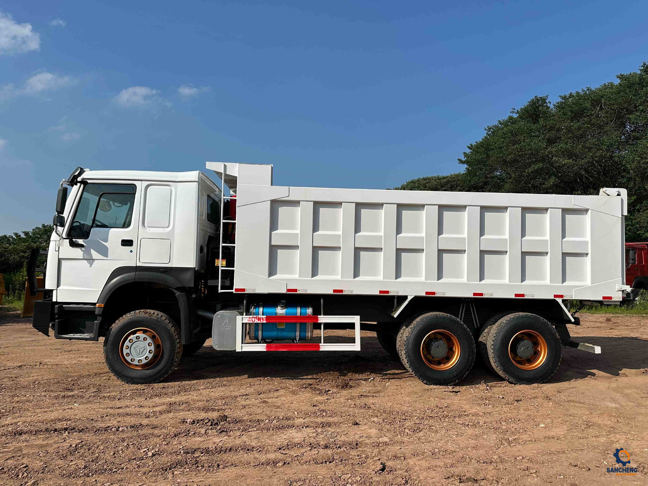 HOWO 400 With Bumper - מזהיר: תמונה 4 HOWO 400 With Bumper - מזהיר: תמונה 4