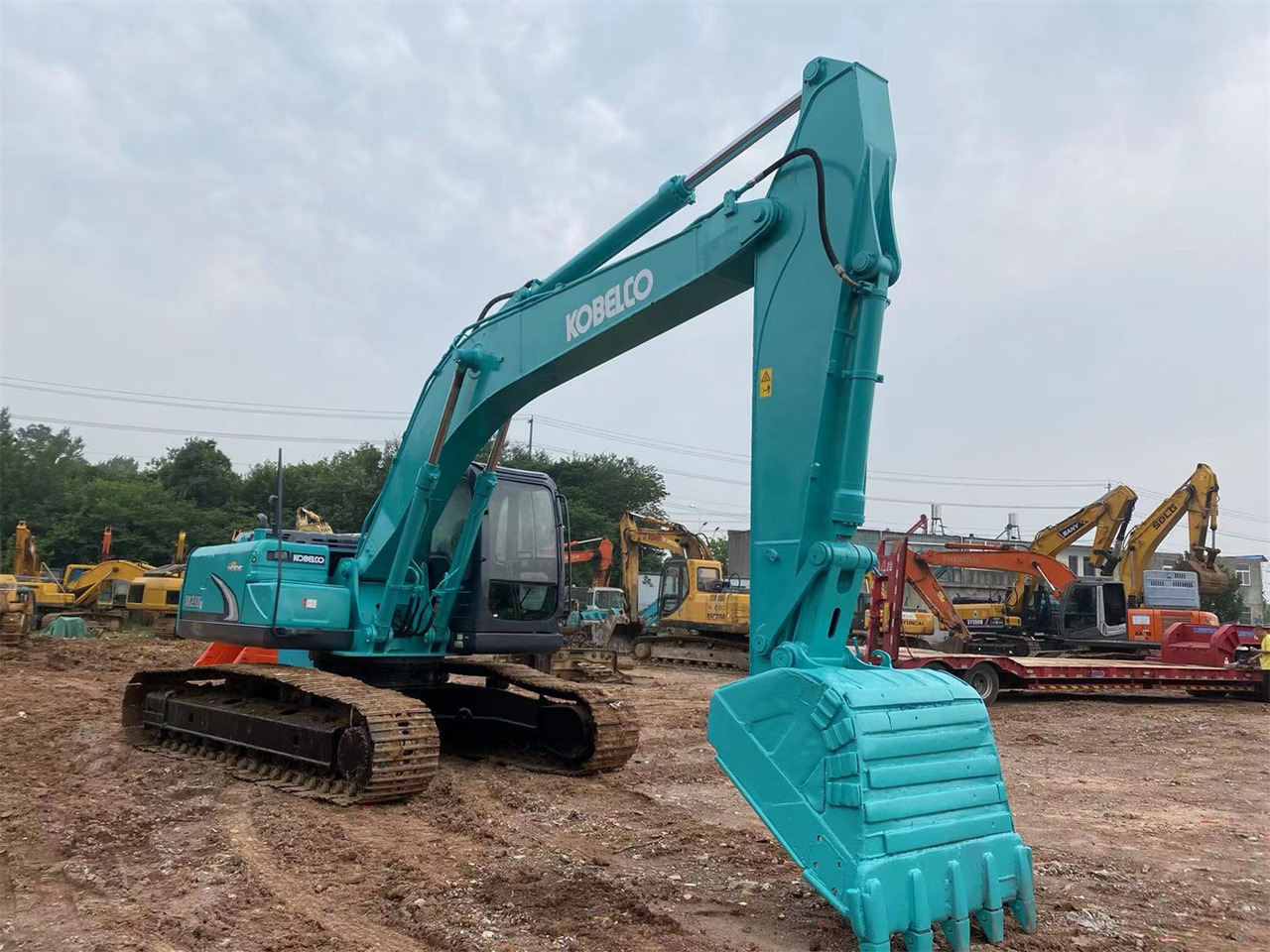 KOBELCO SK210LC-8 - מחפר סורק: תמונה 2 KOBELCO SK210LC-8 - מחפר סורק: תמונה 2