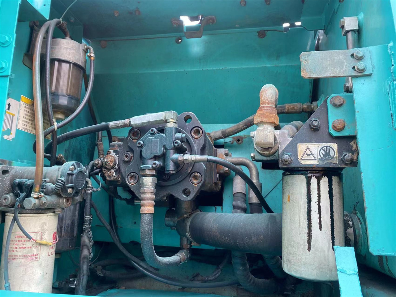 מחפר סורק KOBELCO SK210LC-8: תמונה 6