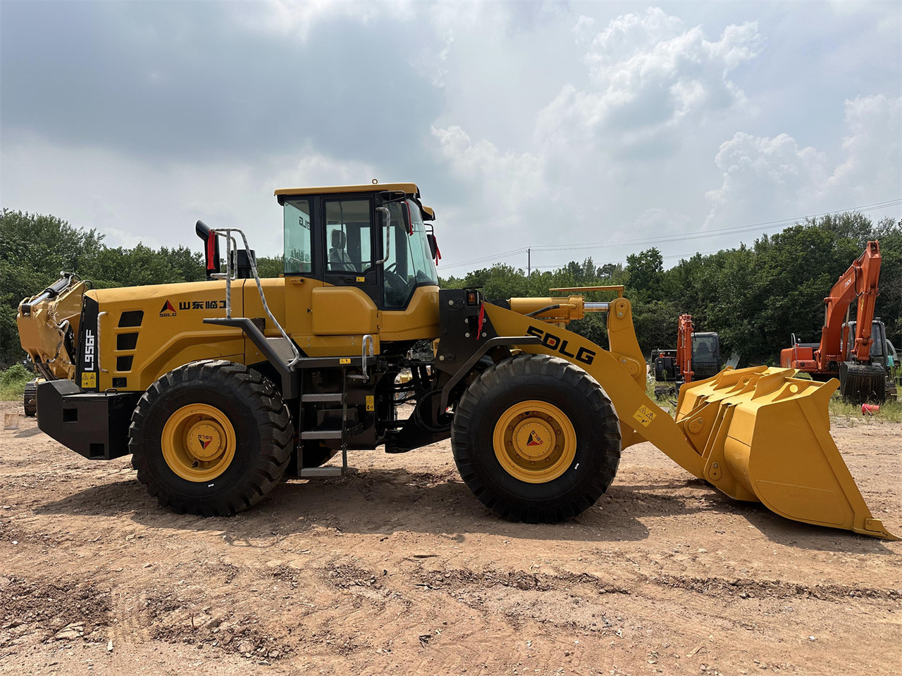 SDLG L956F - מעמיס גלגלים: תמונה 4 SDLG L956F - מעמיס גלגלים: תמונה 4