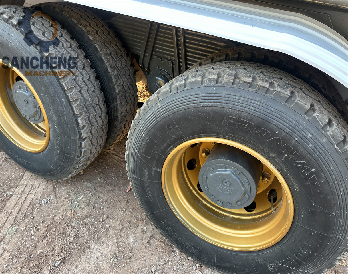 SINOTRUK HOWO 371 6x4 Water Tanker Truck - משאית מכל: תמונה 5 SINOTRUK HOWO 371 6x4 Water Tanker Truck - משאית מכל: תמונה 5