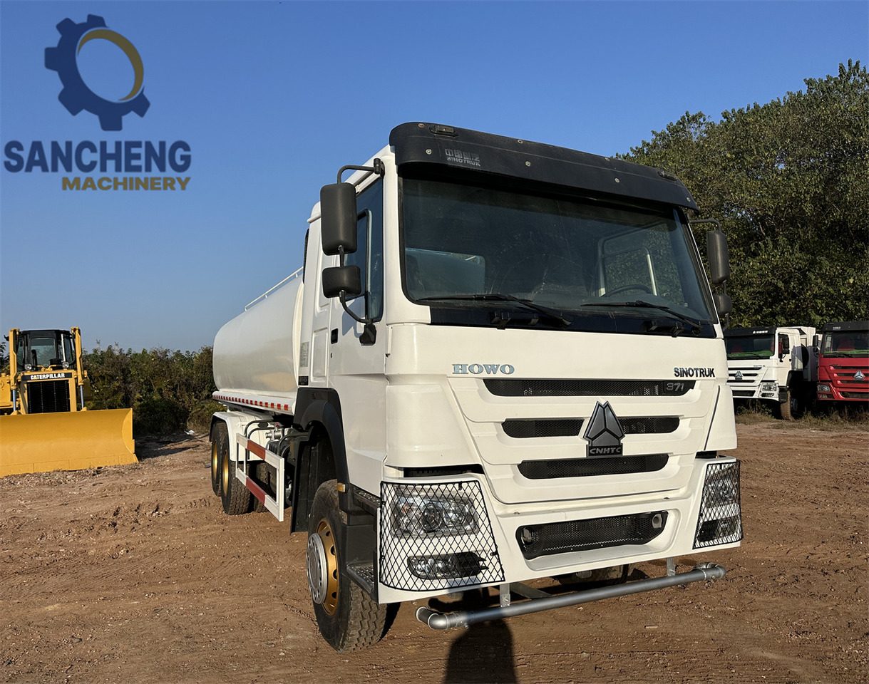 SINOTRUK HOWO 371 6x4 Water Tanker Truck - משאית מכל: תמונה 3 SINOTRUK HOWO 371 6x4 Water Tanker Truck - משאית מכל: תמונה 3