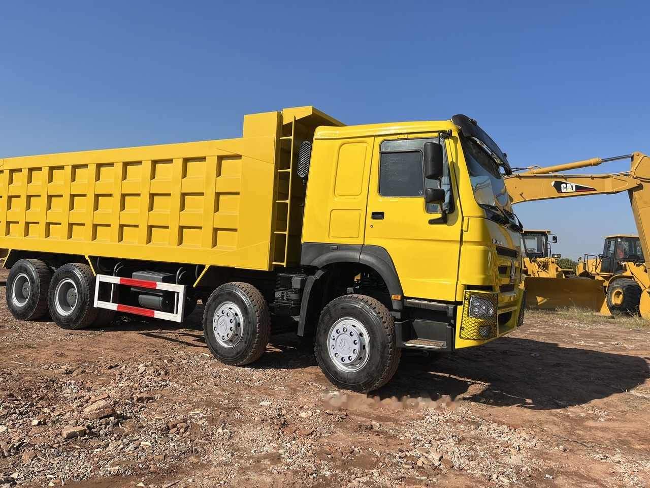 SINOTRUK HOWO 371 Dump Truck 8x4 - מזהיר: תמונה 4 SINOTRUK HOWO 371 Dump Truck 8x4 - מזהיר: תמונה 4