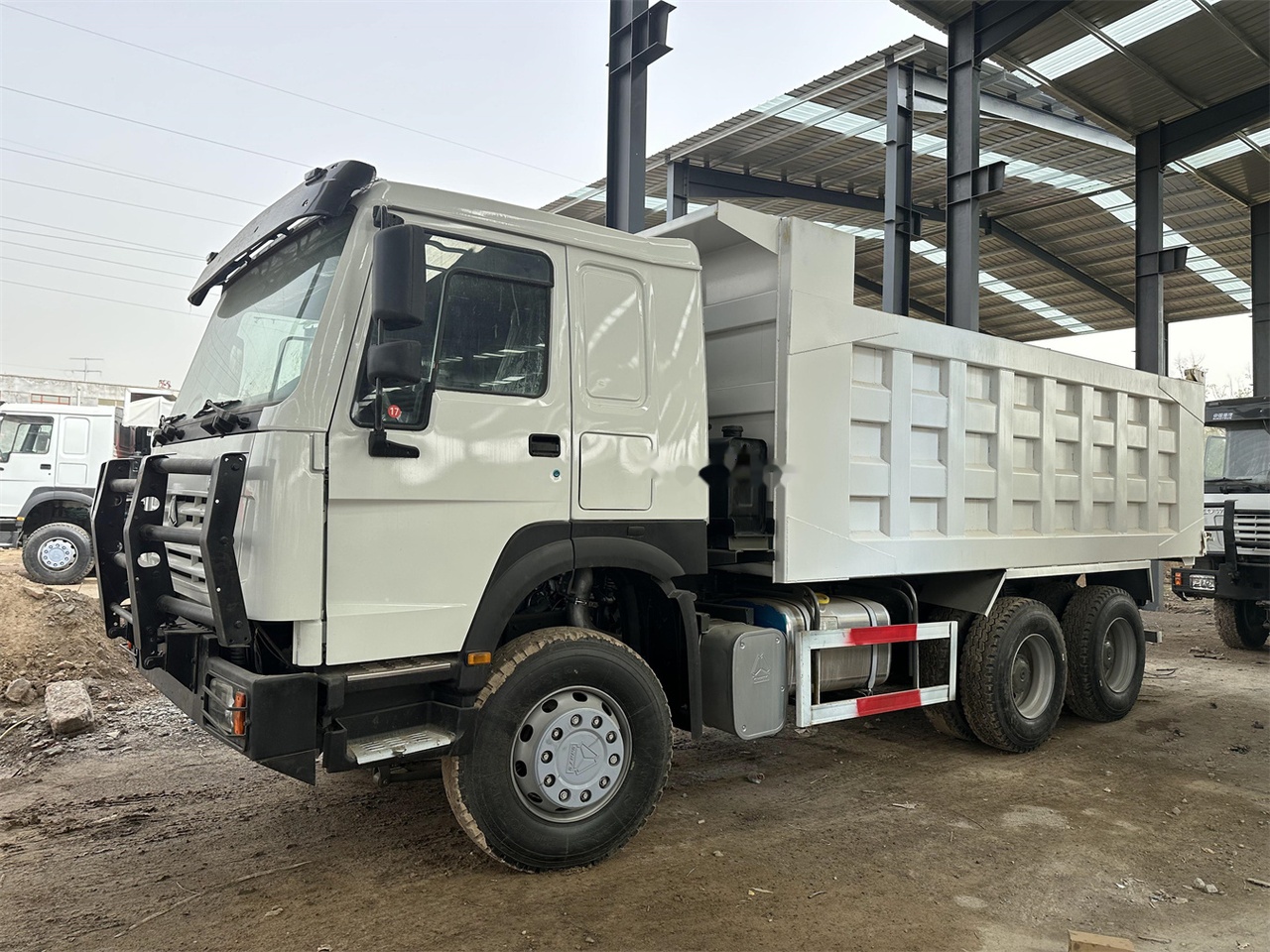 SINOTRUK HOWO 371 Dump Truck - מזהיר: תמונה 1 SINOTRUK HOWO 371 Dump Truck - מזהיר: תמונה 1