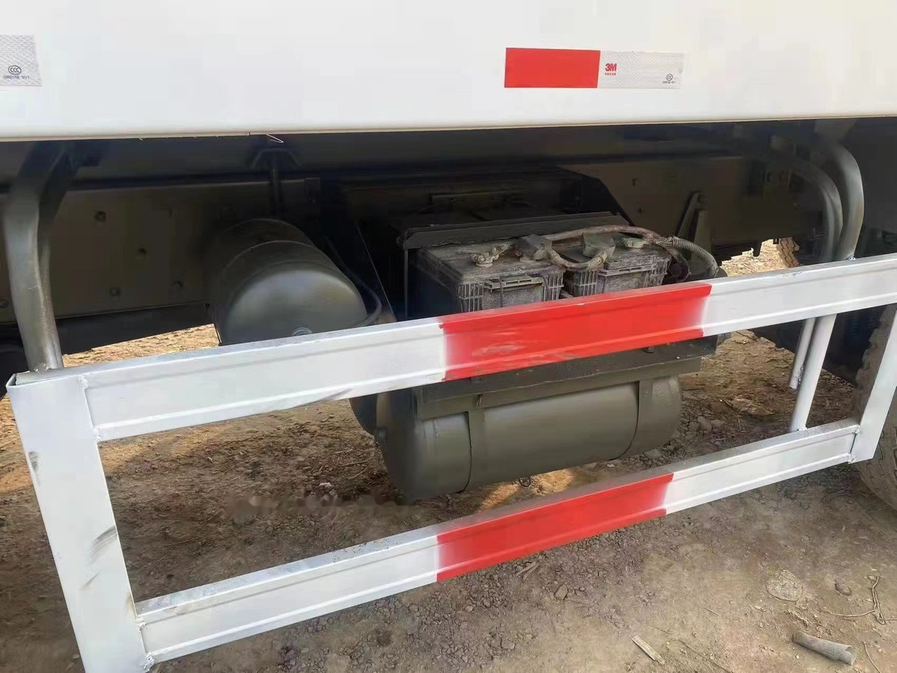 SINOTRUK HOWO 371 Tipper truck - מזהיר: תמונה 5 SINOTRUK HOWO 371 Tipper truck - מזהיר: תמונה 5