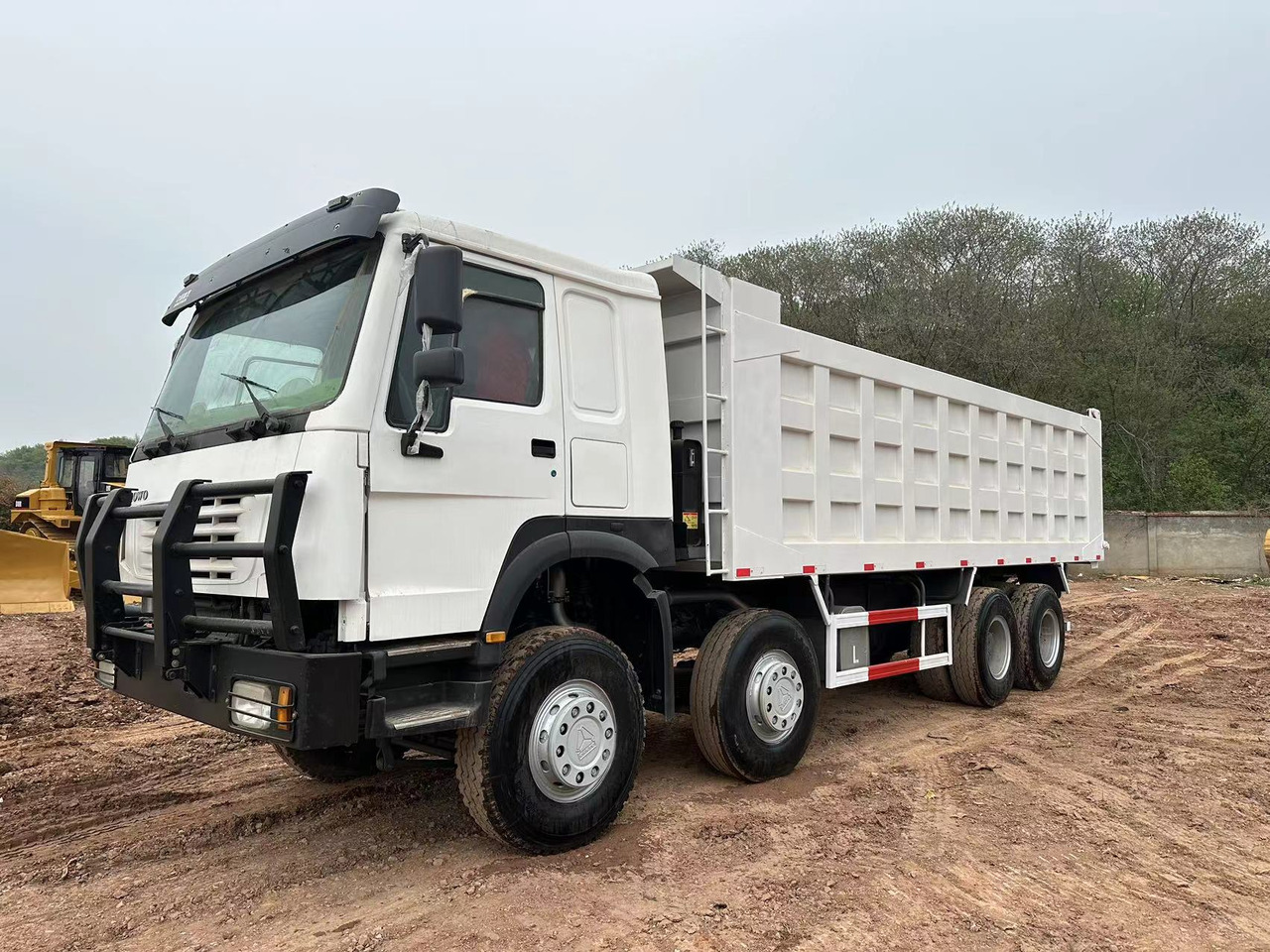 SINOTRUK HOWO 371 with Bumper - מזהיר: תמונה 2 SINOTRUK HOWO 371 with Bumper - מזהיר: תמונה 2