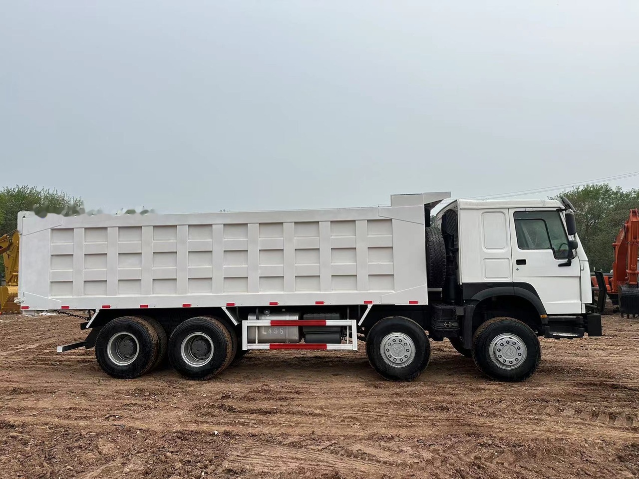 SINOTRUK HOWO 371 with Bumper - מזהיר: תמונה 3 SINOTRUK HOWO 371 with Bumper - מזהיר: תמונה 3