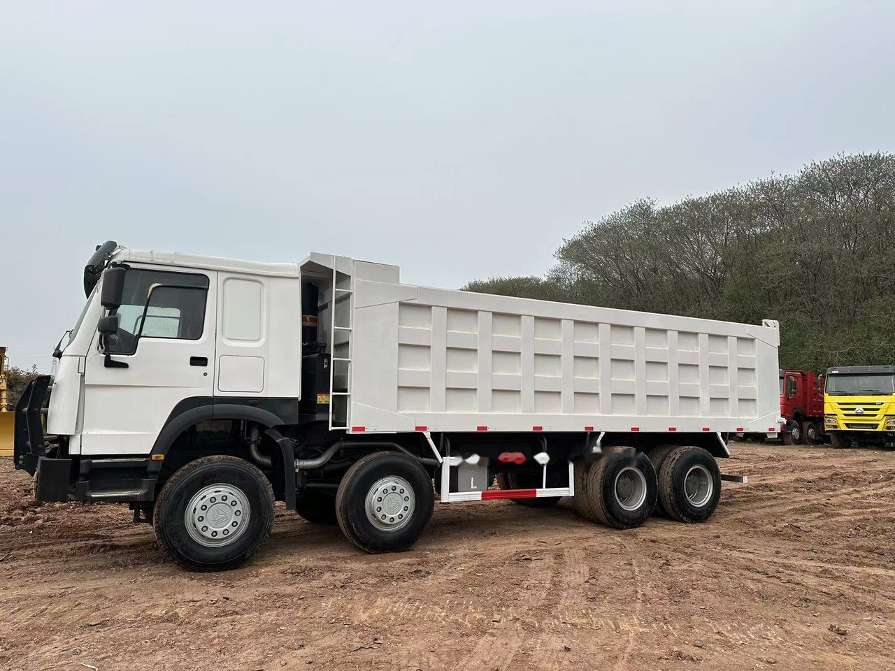 SINOTRUK HOWO 371 with Bumper - מזהיר: תמונה 5 SINOTRUK HOWO 371 with Bumper - מזהיר: תמונה 5