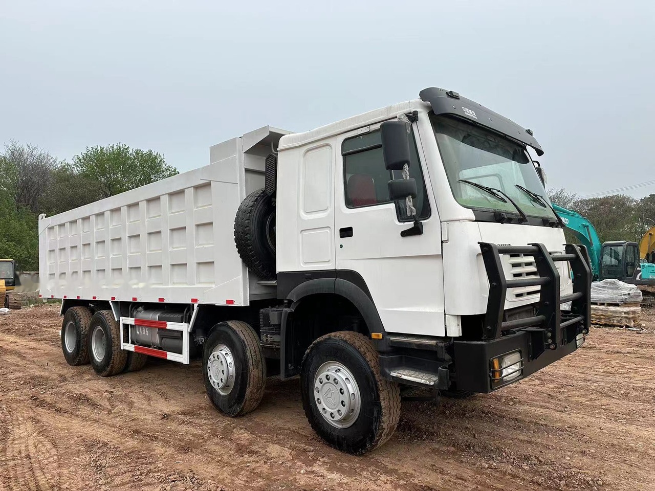 SINOTRUK HOWO 371 with Bumper - מזהיר: תמונה 4 SINOTRUK HOWO 371 with Bumper - מזהיר: תמונה 4