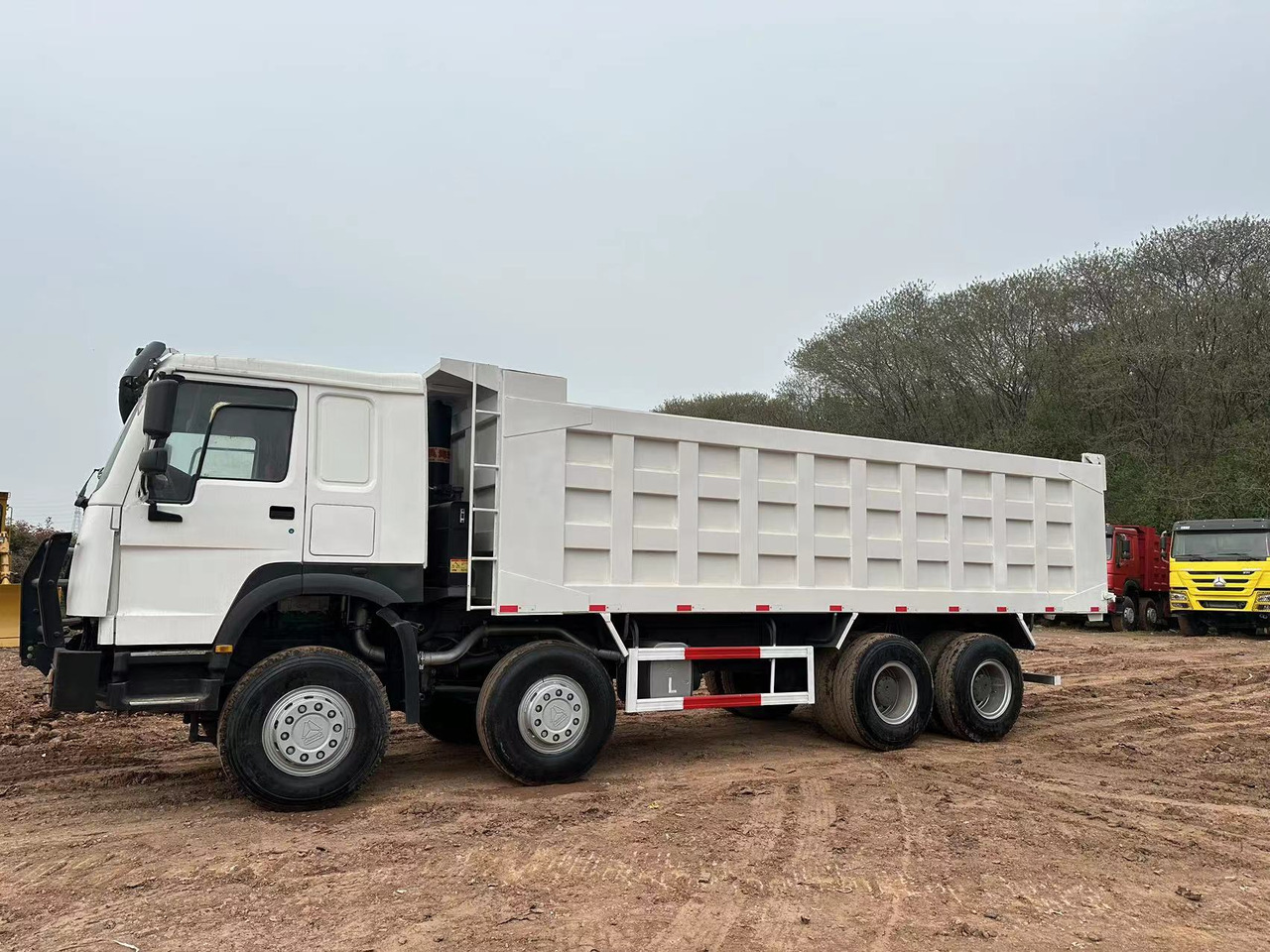 SINOTRUK HOWO 371 with Bumper - מזהיר: תמונה 4 SINOTRUK HOWO 371 with Bumper - מזהיר: תמונה 4