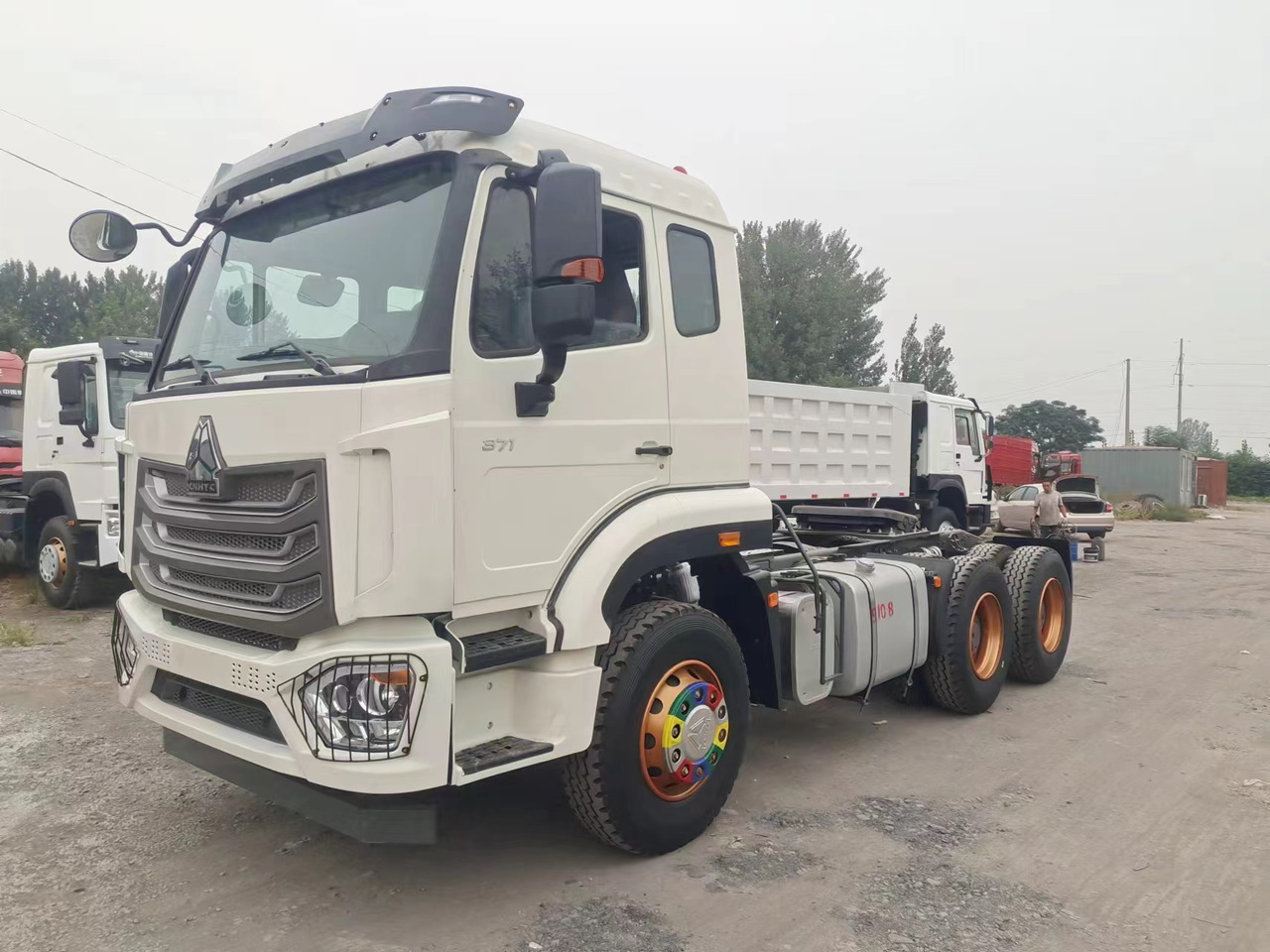 SINOTRUK HOWO 371hp 6X4 Tractor unit - יחידת טרקטור: תמונה 2 SINOTRUK HOWO 371hp 6X4 Tractor unit - יחידת טרקטור: תמונה 2