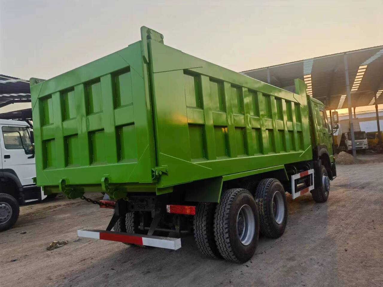 SINOTRUK HOWO 375 - מזהיר: תמונה 5 SINOTRUK HOWO 375 - מזהיר: תמונה 5